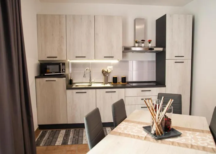 Borgo San Lorenzo Tatil Evi *